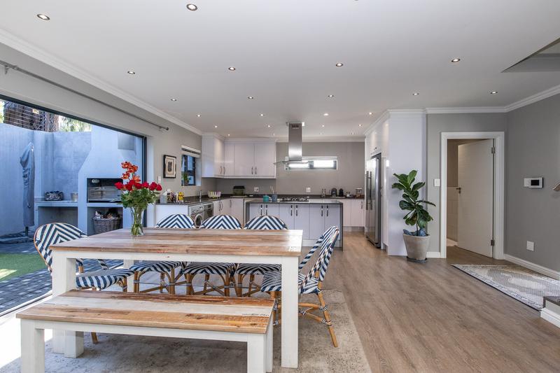To Let 3 Bedroom Property for Rent in Constantia Western Cape